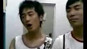 国产同性恋视频男  第1张